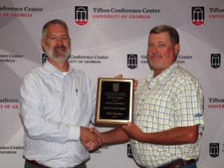 Bob Brooke (Senior Technical Award of Excellence) with Assistant Dean Michael D Toews