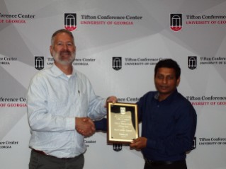 Emran Ali (Junior Scientist-Research Award of Excellence) with Assistant Dean Michael D Toews